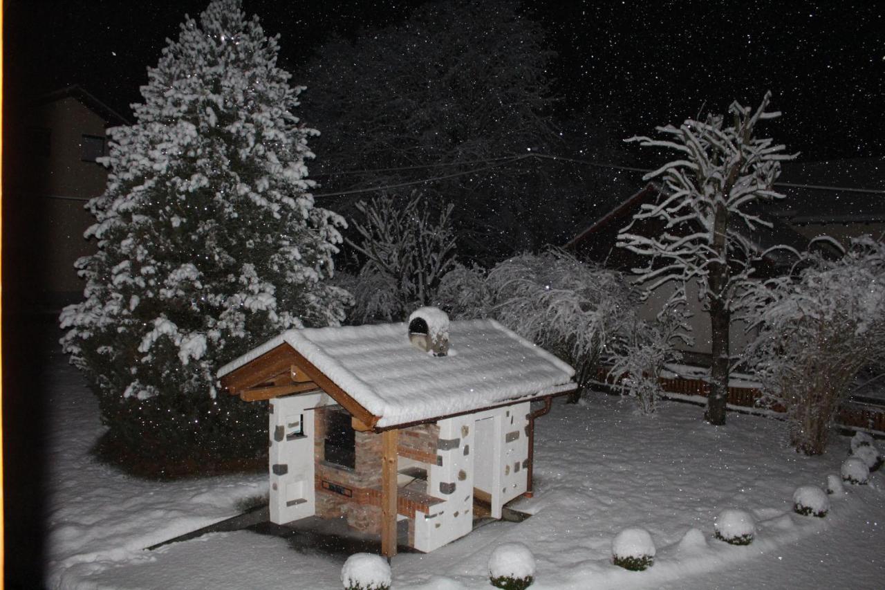 Ferienwohnung Hofleben Reiner Neukirchen vorm Wald Bagian luar foto